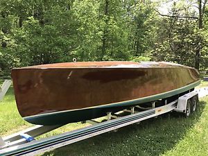 2002 Hackercraft 27' family edition