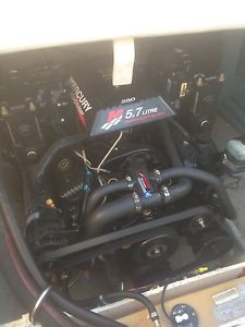 2000 24' Bayliner Capri Lx BR2350 with duel axel trailer