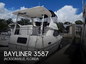 1998 Bayliner 3587