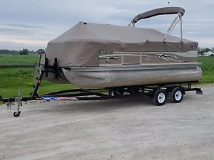2007 Sylvan 8520 Mirage Signature