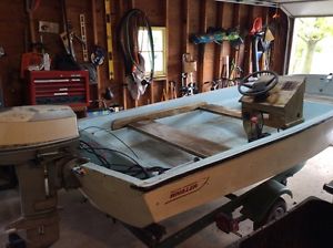 Boston Whaler 13 foot classic (1961)