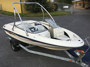 2001 Bayliner 175 Bowrider Family Ski/Wakeboard Powerboat With Wakeboard Tower