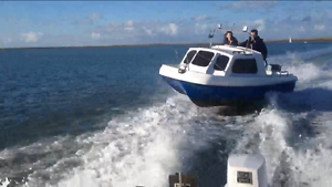 Fishing boat - ready to launch - pilot 520 - Wilson flyer