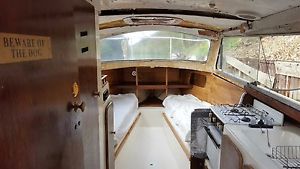 BOAT Dawncraft Motor Cruiser