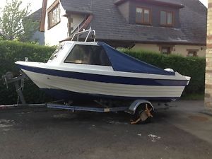 Explorer Elite 16.5ft Fast Fishing Boat /Johnson 50HP Outboard /Braked Trailer