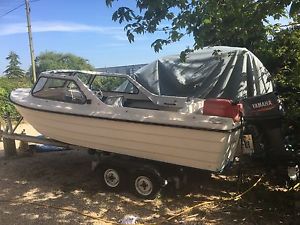 22ft double skinned day/family/fishing boat with excellent yamaha 50hp outboard