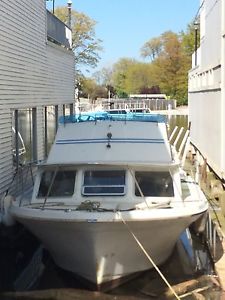 1974 Luhrs 32 FLYBRIDGE