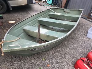 Aliuminium 3.3 meter tinny with Suzuki 5hp outboard + more