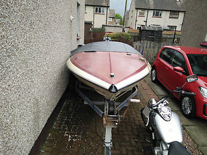 Glastron Carlson CVX16 Speedboat with Outboard