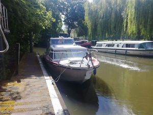 Brichwood 25 cabin cruiser boat
