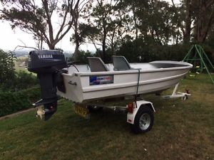 Tinny Quintrex 3.7m Deep Vee with AS New 20hp Yamaha