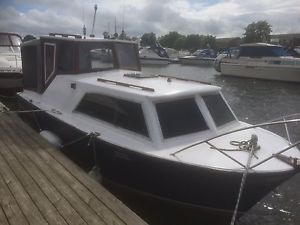 20FT SEAMASTER CAPTAIN CABIN CRUISER