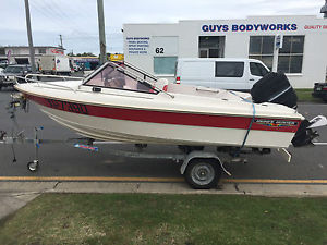 Haines Hunter 460SLR Runabout Ski Boat  100hp Mercury Motor on Brooker Trailer