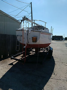 1984 catalina 25 sailboat.