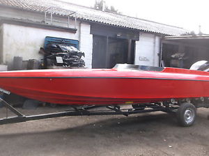 CRUSADER  20 FT POWERBOAT HULL/INTERIOR AND TRAILER NEEDS WORK