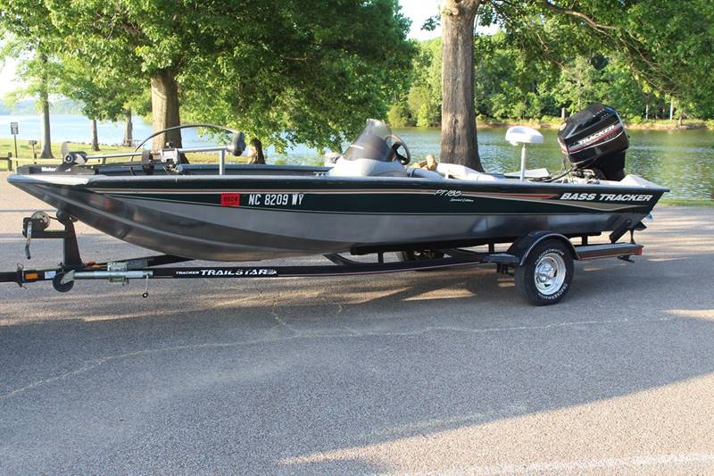 2004 Tracker Bass tracker PT 18.5