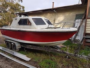 boat 5.5meter savage surveyor