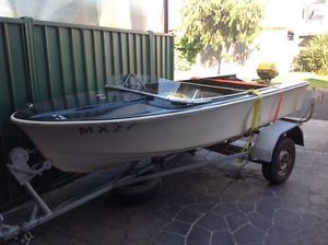 Boat, 12" Fibreglass with trailer