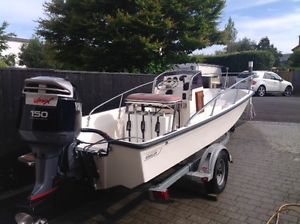 Boston whaler 17 Montauk with Yamaha Vmax 150hp / Trailer