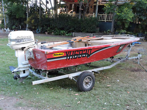 14 FOOT FIBERGLASS BOAT