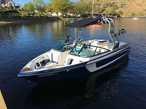 Super Air Nautique 210 Waterski or Wakeboard boat