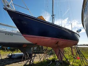 1982 CAPITAL YACHTS NEWPORT 28