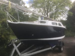 HURLEY FELICITY SAILING BOAT WITH GALVANISED TRAILER