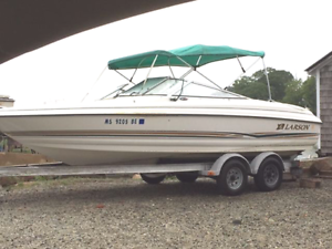 22' LARSON BOWRIDER LIKE BRAND NEW