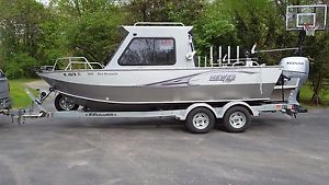 2012 Hewes Sea Runner 200 ET & HT