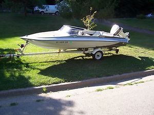 Glastron Carlson CV16 1976 Outboard 110 hp Johnson Boat and trailer