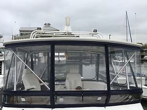 2007 Albin Yachts command bridge