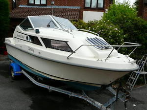 Shetland Saker with Braked Trailer river coastal day/cruiser boat