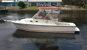 2003 Shamrock 260  Express Cuddy