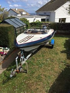 Dateline bikini speedboat