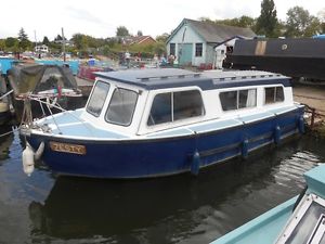 Hampton Safari, Ideal Compact Cruising Liveaboard, Houseboat or Pied-a-Terre