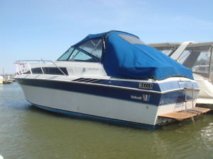 1985 Wellcraft 260 Aft Cabin