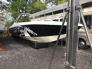 1988 Dominator Sleek craft