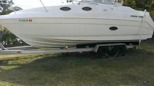 BOAT - Regal 258 Commodore Cruiser