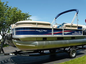 2017 SUN TRACKER PARTY BARGE 18 DLX