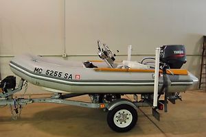 2001 Avon 340 RIB Rigid hull inflatable with Yamaha motor and Load-Rite trailer