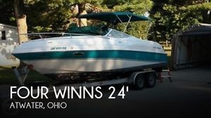 1996 Four Winns 245 Sundowner