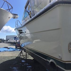 2000 Pursuit 3400 Express