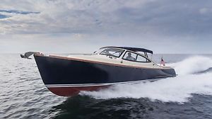 2008 Hinckley 38T Convertible image 1