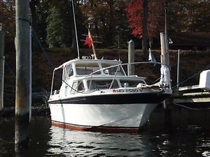 1973 Uniflite 23 Cabin Cruiser