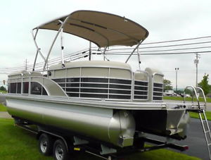 2016 Bennington 2250 GSR Tri-Toon Pontoon