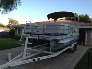 2009 Premier Pontoon 240