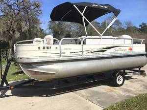 2009 Sun tracker pontoon boat 21ft aluminum deck