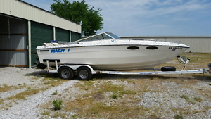freedom yacht  M 1 24FT WITH SWIM PLATSORM DAY CAB IO 7.4 l SST PROP ONLY 100 HR