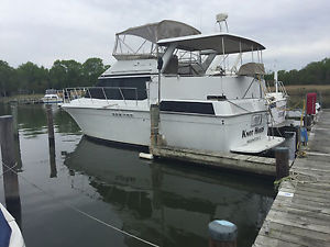 Chris Craft Aft Cabin 42' LOA NEWER ENGINES! Running Videos, MUST SEE
