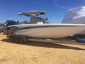 2005 Carerra 32 Center Console